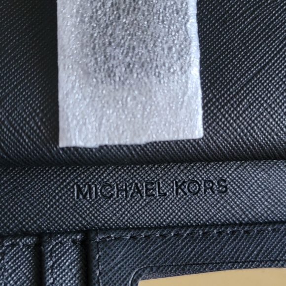 NWT Michael Kors Jet Set Travel Large Zip Black Saffiano Leather Wristlet Bag
